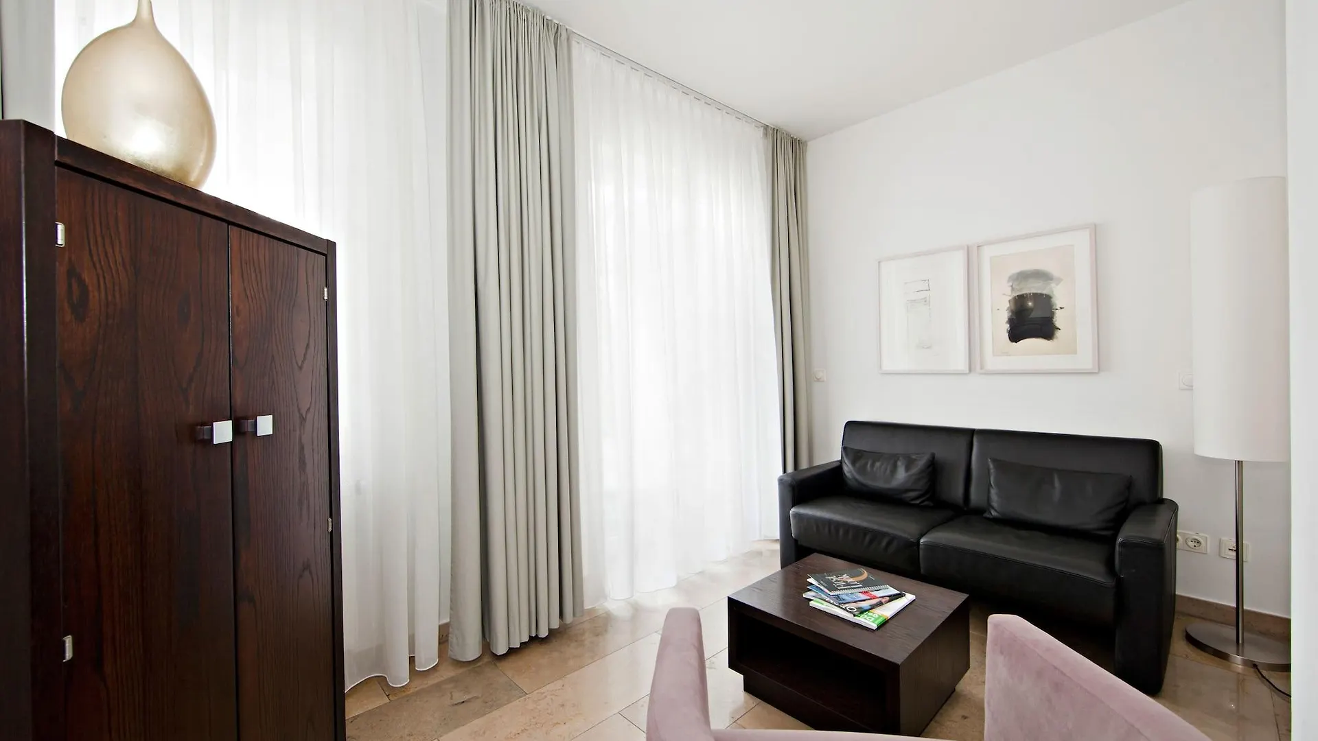 Burns Art Hotel Dusseldorf
