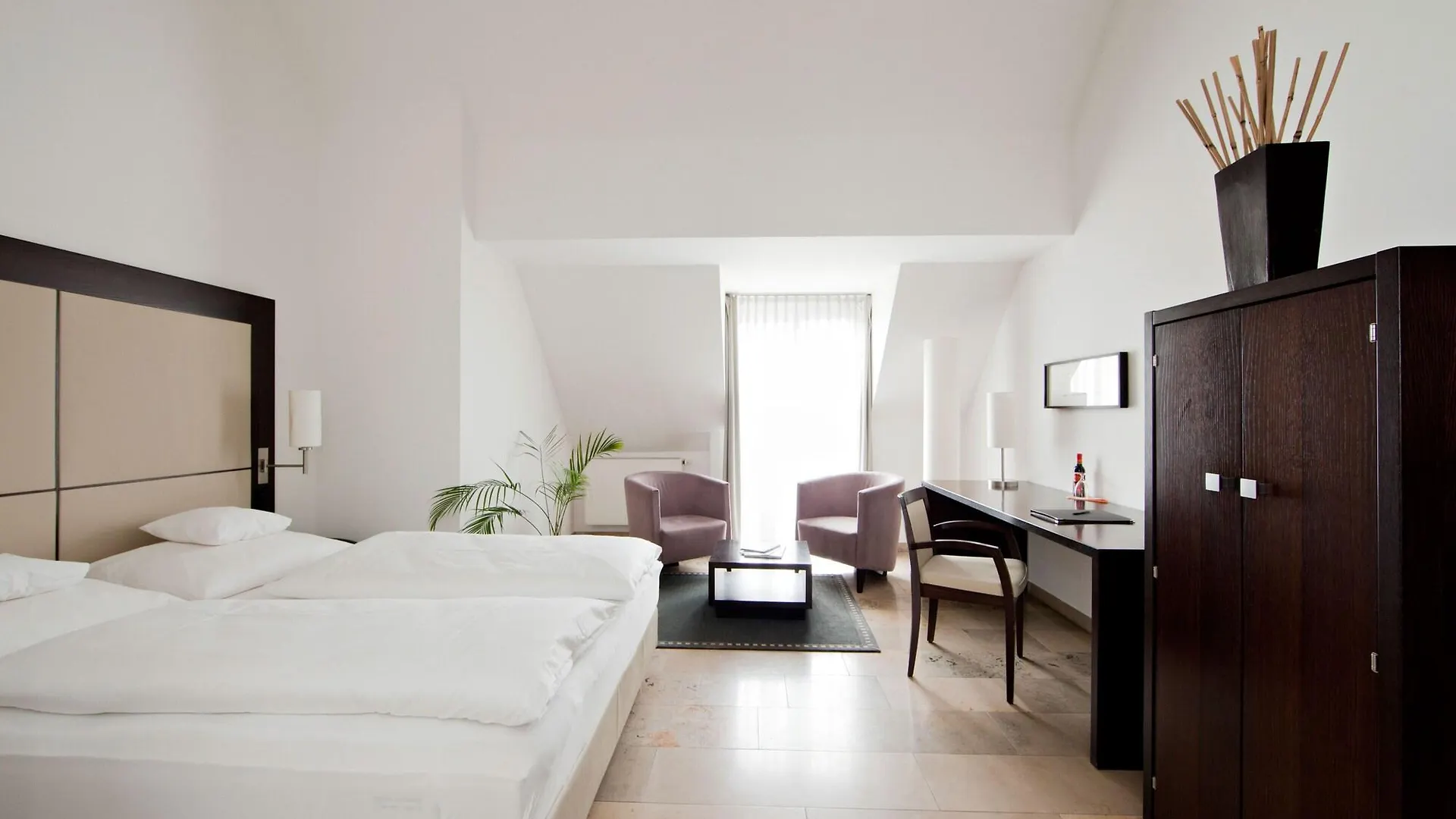 Burns Art Hotel Dusseldorf Germany